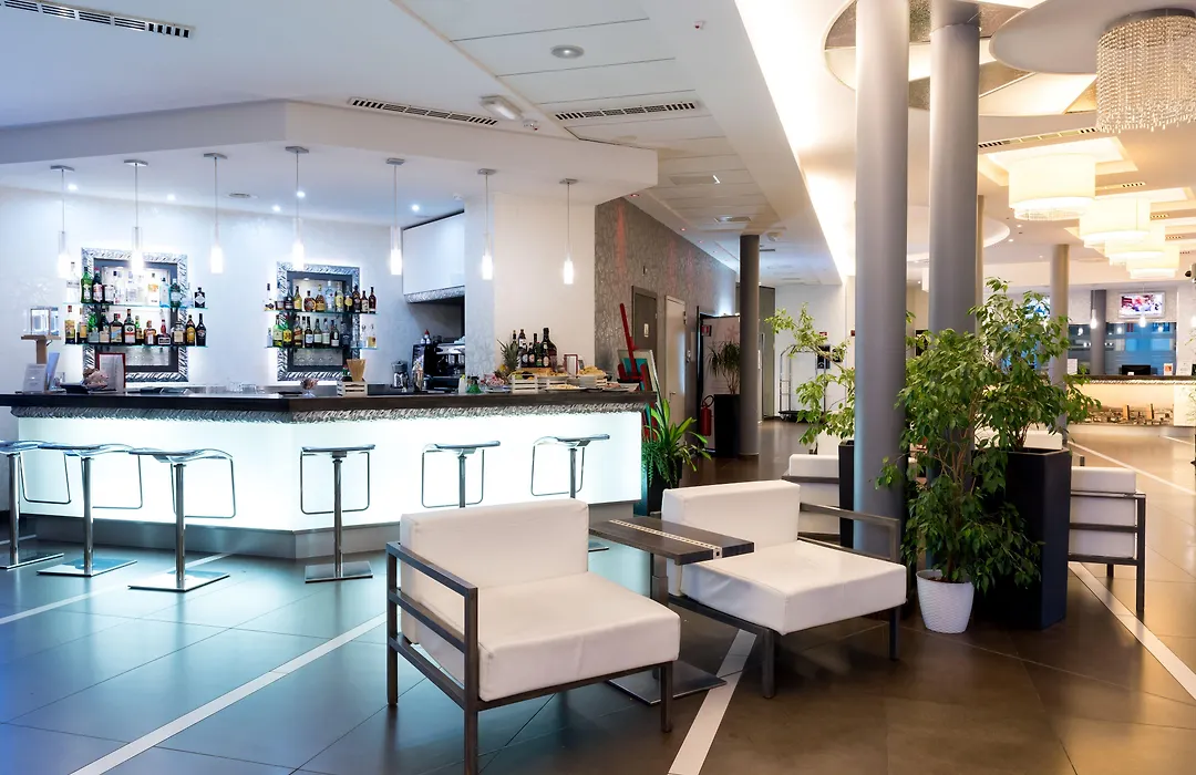 Hotel Cosmopolitan Bologna-1